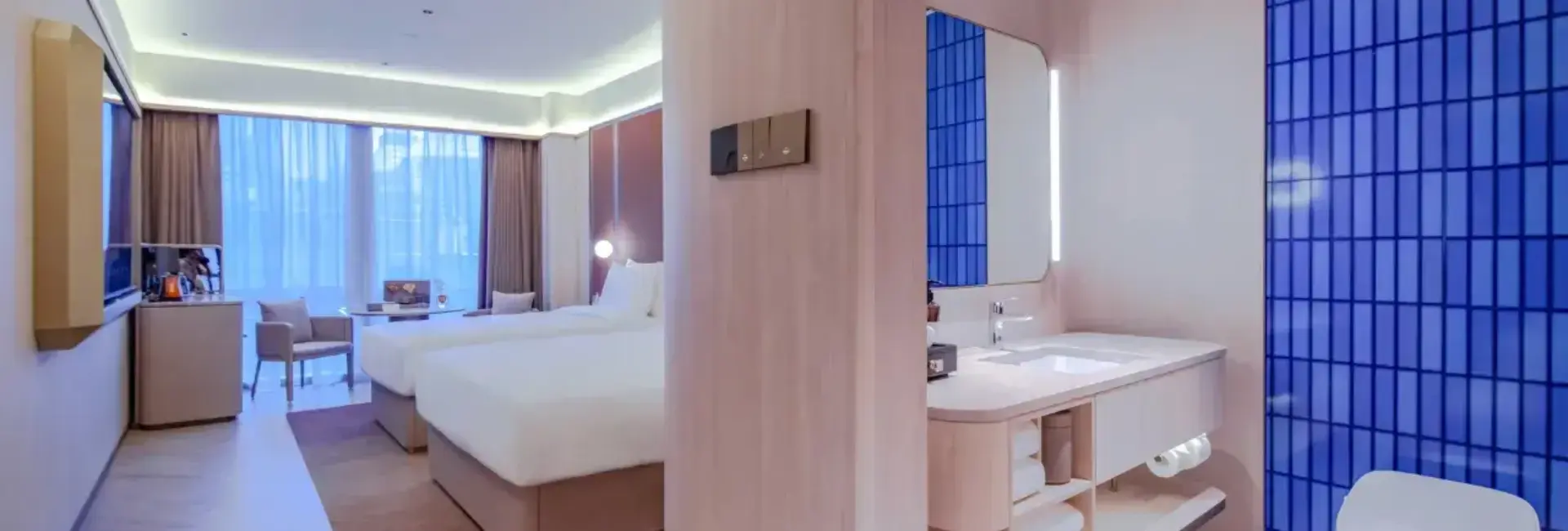 Deluxe 2-Bed Room