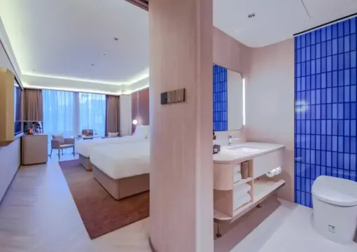 Deluxe 2-Bed Room