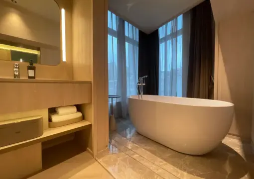 Executive Queen Room